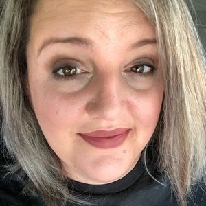 Meet your Posher, Hollie